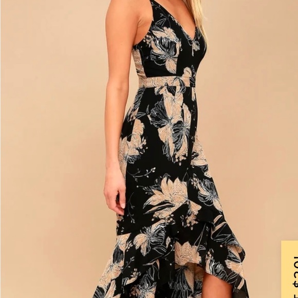 Lulus Dresses & Skirts - NWT Lulus size Medium black dress 15$